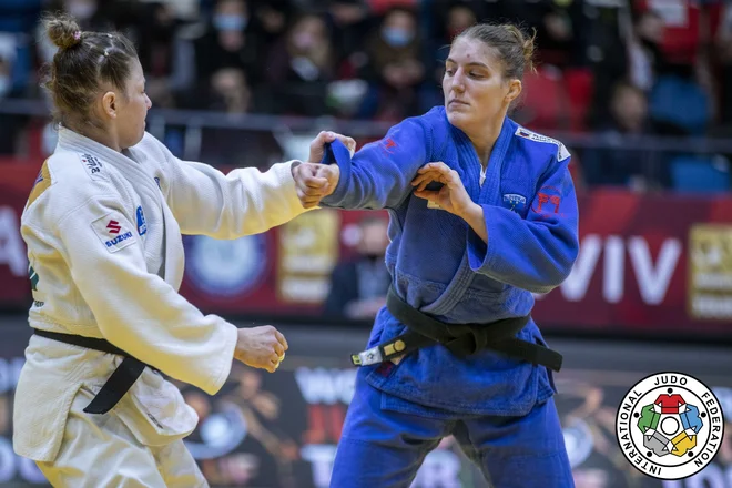 Tina Trstenjak in Andreja Leški sta bili tudi tekmici. FOTO: Gabriela Sabau/ijf