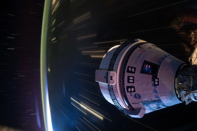 Za starlinerja je bilo predvideno, da bo na postaji deset dni. FOTO: Nasa