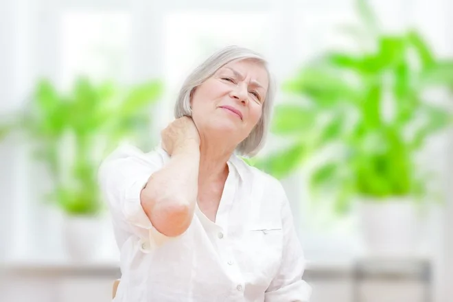 Fizioterapija igra ključno vlogo pri celostni obravnavi revmatskih bolezni. FOTO: Medicofit