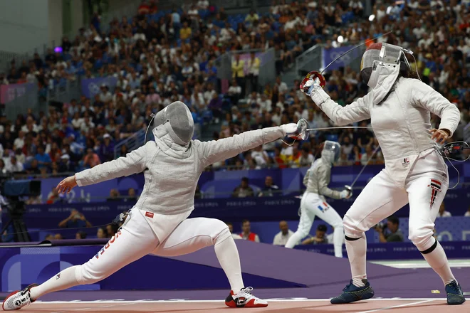 Nada Hafez (desno) je nastopila sedem mesecev noseča. FOTO: Albert Gea/Reuters
