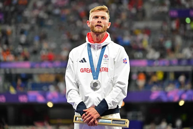 Josh Kerr je bronasto kolajno iz Tokia nadgradil z drugim mestom v Parizu.. FOTO: Martin Bernetti/AFP