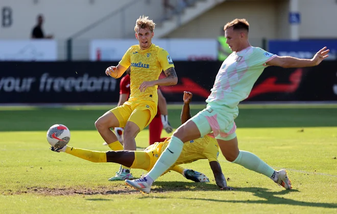Domžale in Olimpija sta se razšla z 0:0. FOTO: Blaž Samec