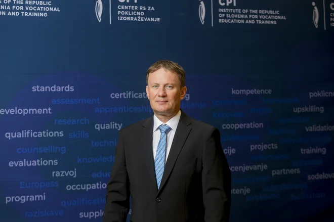 Mag. Gregor Mohorčič: »Poklicno in strokovno izobraževanje omogoča posameznikom razvoj različnih veščin in spretnosti, kar izboljšuje njihovo zaposljivost in spodbuja osebni razvoj.« FOTO: Tadej Bernik