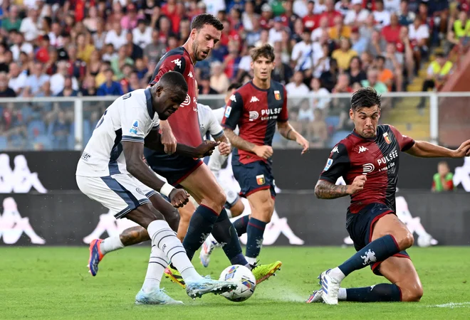 Dva gola Marcusa Thurama nista bila dovolj za zmago prvaka Interja. FOTO: Alberto Lingria/Reuters