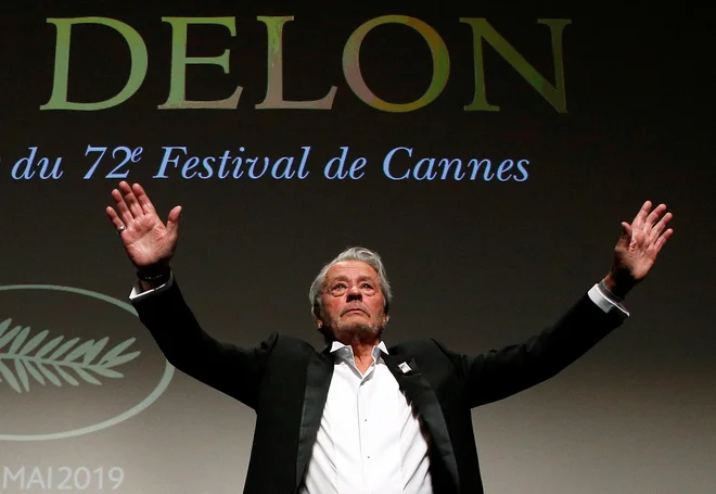 Maja 2019 se je Delon zadnjič javno pojavil na rdeči preprogi, ko je na filmskem festivalu v Cannesu prejel častno zlato palmo.FOTO: Stephane Mahe/Reuters