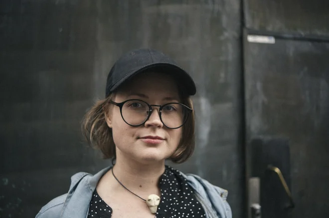 Nagrajena ilustratorka in striparka Mari Ahokoivu (1984) profesionalno riše že več kot deset let. V tem času se je primarno posvetila risoromanom in stripom za otroke. FOTO: Antti Ahokoivu