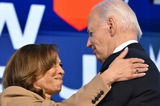 Kamala Harris je po oceni odhajajočega predsednika močna in izkušena kandidatka z izjemno integriteto. FOTO: Robyn Beck/ Afp
