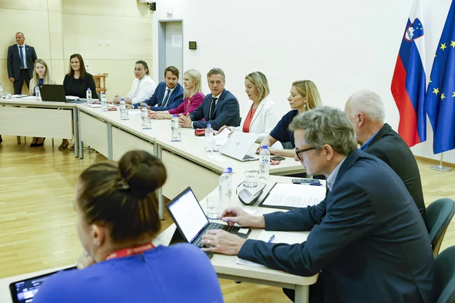 Skupina je sprejela sklep, ki ga je predlagal predsednik vlade Robert Golob. FOTO: Jože Suhadolnik