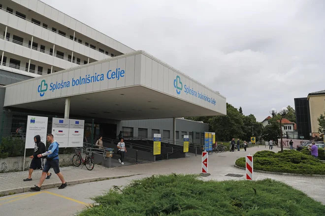 Leta 2019 so v celjski bolnišnici na novo zaposlili 19 specializantov, letos za zdaj dva, do konca leta jih načrtujejo skupno 16. FOTO: Leon Vidic/Delo