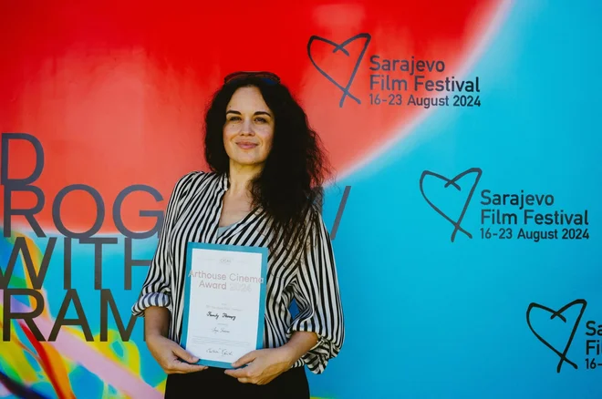 Sonja Prosenc s posebno partnersko nagrado sarajevskega filmskega festivala cicae, Združenja evropskih art kinematografov FOTO: Sarajevo Film Festival