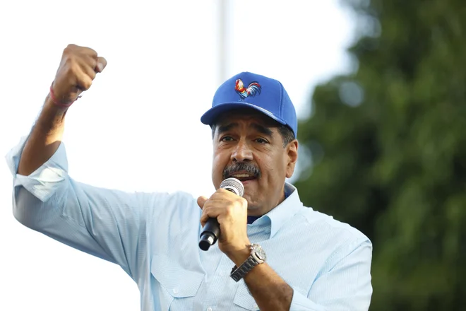 Po odločitvi sodišča je Nicolás Maduro še tretjič razglašen za predsednika republike. FOTO: Stringer/AFP