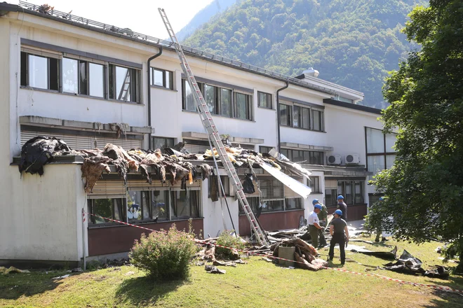 Na streho šolskega poslopja se bo vrnila tudi sončna elektrarna, čeprav je bila izvor požara. FOTO: Dejan Javornik