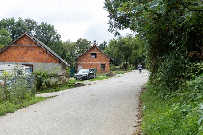 Romsko naselje Brezje-Žabjak pri Novem mestu FOTO: Voranc Vogel