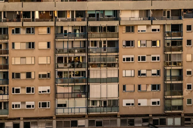 Fascinantno je, da medtem ko nenehno poslušamo, kako ni stanovanj in jih mladi iščejo mesece in leta, podjetja, ki se ukvarjajo s pridobivanjem tujih delavcev, te nastanitve najdejo skoraj čez noč. FOTO: Črt Piksi