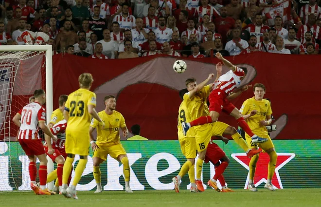 Takole je Uroš Spajić postavil končni izid tekme v Beogradu, potem ko je unovčil podajo Timija Maxa Elšnika iz kota. FOTO: Novak Đurović/Reuters