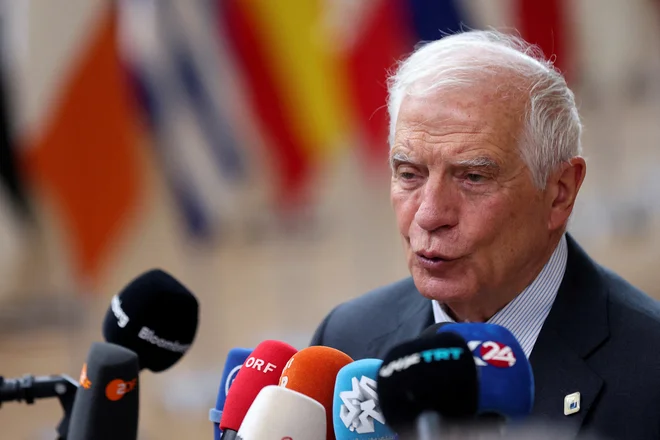 Visoki predstavnik EU za zunanjo politiko Josep Borrell je podprl tudi prizadevanja Ukrajine za odpravo omejitev uporabe zahodnega orožja pri napadih na cilje globlje v Rusiji. FOTO:  Johanna Geron/Reuters