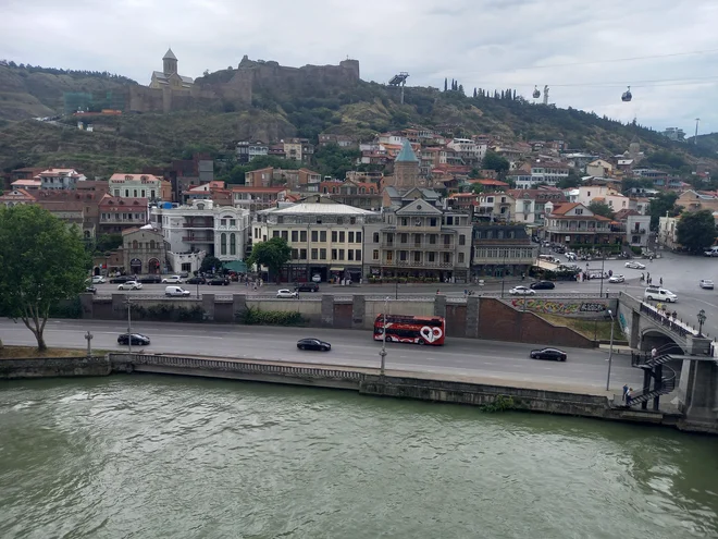 Utrdba Narikala s samostanom FOTO: Dragan Egelič