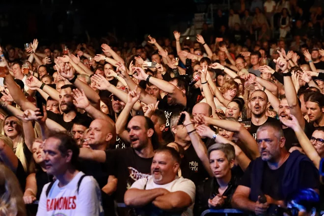 Nabito poln koncert Riblje čorbe v Celju 2021 FOTO: Gregor Katič