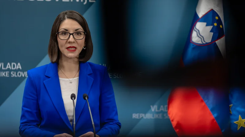 Emilija Stojmenova Duh kljub kritikam za zdaj še uživa podporo Goloba, manj pa koalicijskih poslancev. FOTO: Črt Piksi/Delo
