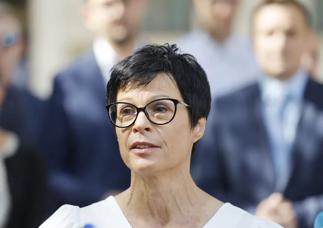 Marta Kos velja za ambiciozno operativko, ki je zelo zahtevna do svojih podrejenih. FOTO: Jože Suhadolnik/Delo