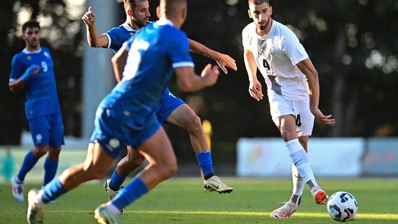 Adrian Zeljković je steber igre na sredini igrišča mlade reprezentance. Foto Martin Metelko/NZS