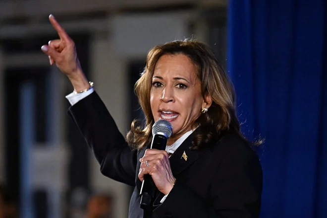 Demokratska podpredsednica Kamala Harris med televizijskim soočenjem z izzivalcem Donaldom Trumpom. FOTO: Jim Watson/AFP
