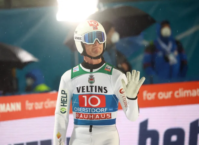 Daniel-Andre Tande se poslavlja od skakalnic. FOTO: Kai Pfaffenbach/Reuters