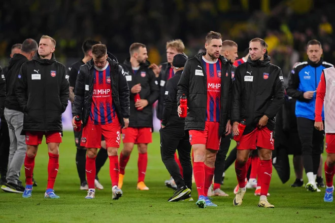 Nogometašem Heidenheima se le ni posrečilo uprizoriti novega podviga. FOTO: Pau Barrena/AFP