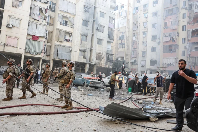 V Izraleksem napadu je bilo ubitih najmanj osem ljudi. Med žrtvami naj bi bilo pet otrok. 59 ljudi je bilo ranjenih. FOTO: Mohamed Azakir/Reuters