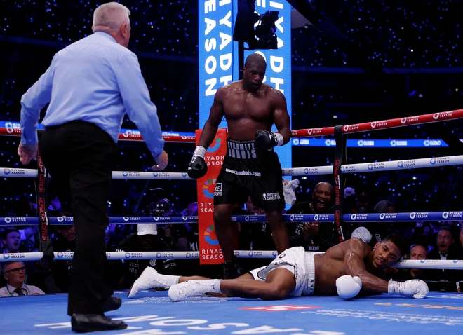Daniel Dubois je nokavtiral Anthonyja Joshuo. FOTO: Andrew Couldridge/Reuters