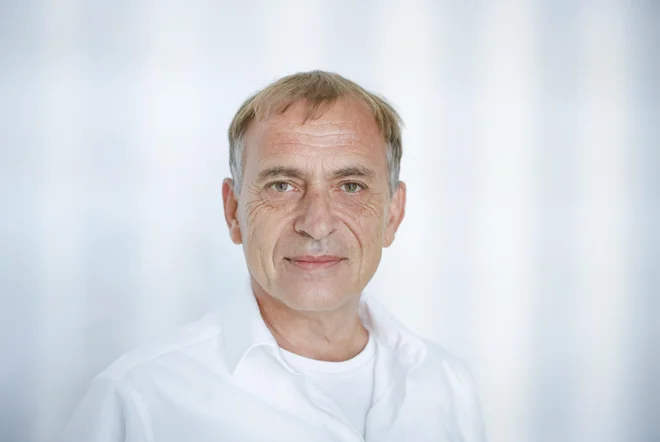 V preteklosti je bila vzporedna resničnost izraz, ki se je nanašal na nekaj duhovnega ali znanstvenofantastičnega, danes je to splošni družbeni pojav, pravi Blaž Peršin, umetniški vodja festivala. FOTO: Jože Suhadolnik