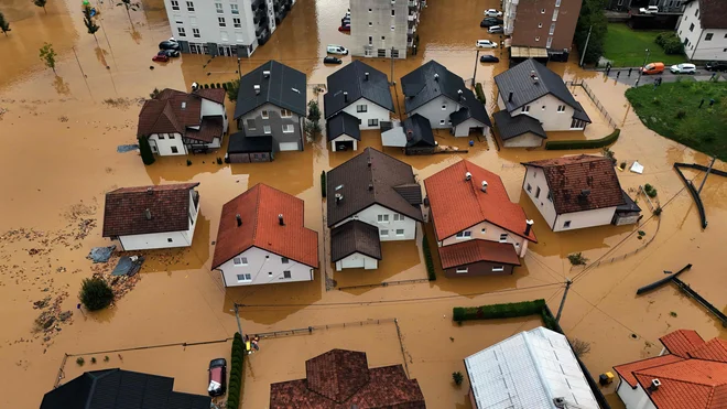 V BIH je škoda zaradi poplav in plazov izredno velika. FOTO: Rusmir Smajilhodzic/AFP