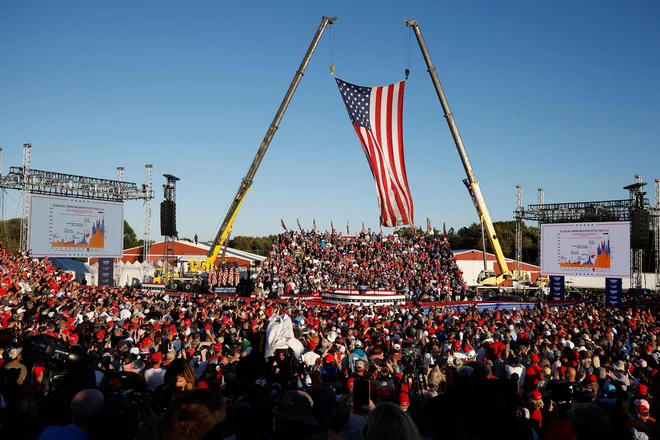 Tudi na tem Trumpovem zborovanju se je zbrala velika množica. FOTO: Kevin Dietsch Getty Images Via Afp