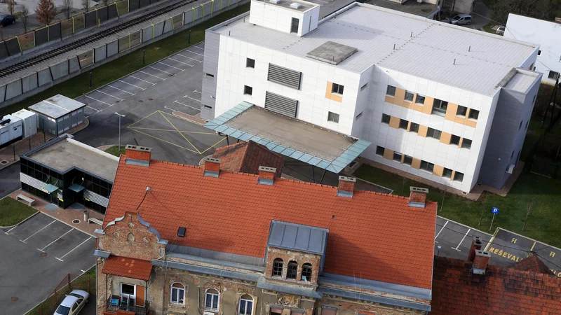 Kako bodo rešili sistem, če enega navadnega gradbišča ne znajo? FOTO: Tadej Regent