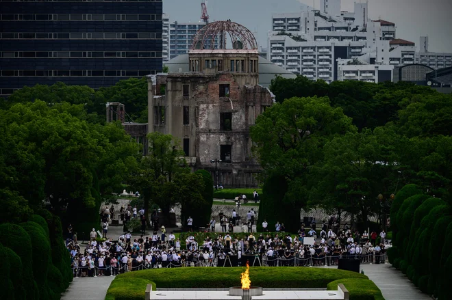 Člani gibanja, ki je nastalo v letih po uničujočih jedrskih napadih na japonski mesti avgusta 1945, si neutrudno prizadevajo, da bi dvignili zavedanje o katastrofalnih posledicah uporabe jedrskega orožja. FOTO: Philip Fong/AFP