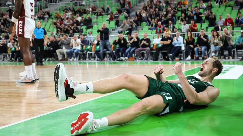 Jaka Blažič je v Tivoliju že pokazal nekaj izjemnih predstav v dresu Olimpije, v spominu je še vedno zmaga nad Partizanom iz leta 2022, ko je Blažič dosegel 25 točk. FOTO: Aleš Fevžer