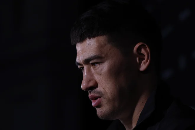 Dmitrij Bivol je v soboto zvečer doživel prvi profesionalni poraz. FOTO: Andrew Couldridge/Reuters