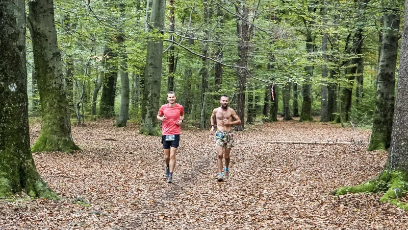 Na prvem backyardu v Sloveniji sta v Stražunskem gozdu najdlje zdržala Aleš Frlic in Ivi Hrastovec. FOTO: Dušan Rauter