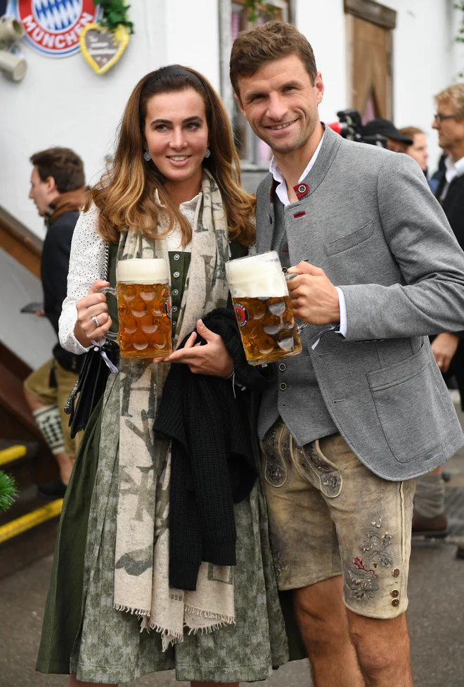Poldrugo desetletje sta bila Baryernov as Thomas Müller in njegova srčna izbranka Lisa tudi zaščitni znak Oktoberfesta. FOTO: Andreas Gebert/Reuters