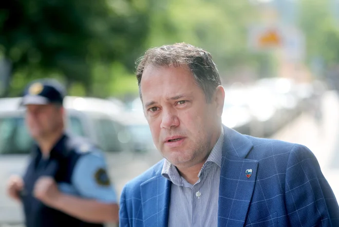 »Bil sem prvi generalni sekretar Gibanja Svoboda in se torej nekako vračam nazaj po svojih sledeh,« je Matej Arčon zapisal ob imenovanju. FOTO: Blaž Samec/Delo