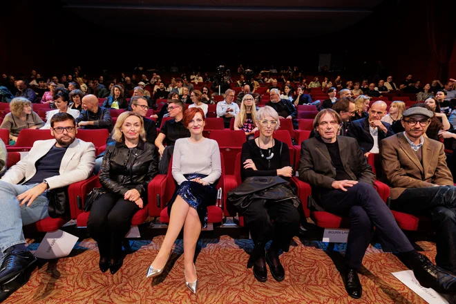 Z leve: Ivan Karl, Nataša Bučar, Asta Vrečko, Nina Ukmar, Bojan Labović, Fritz Hock FOTO: Matjaž Rušt