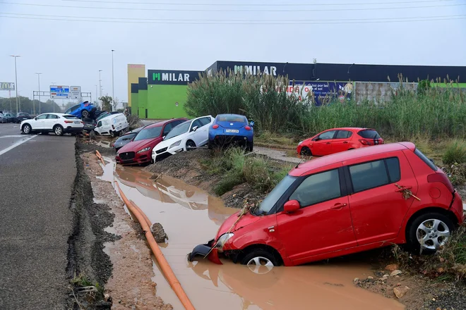 Do zdaj so uradno našteli 62 smrtnih žrtev. FOTO: Jose Jordan/AFP