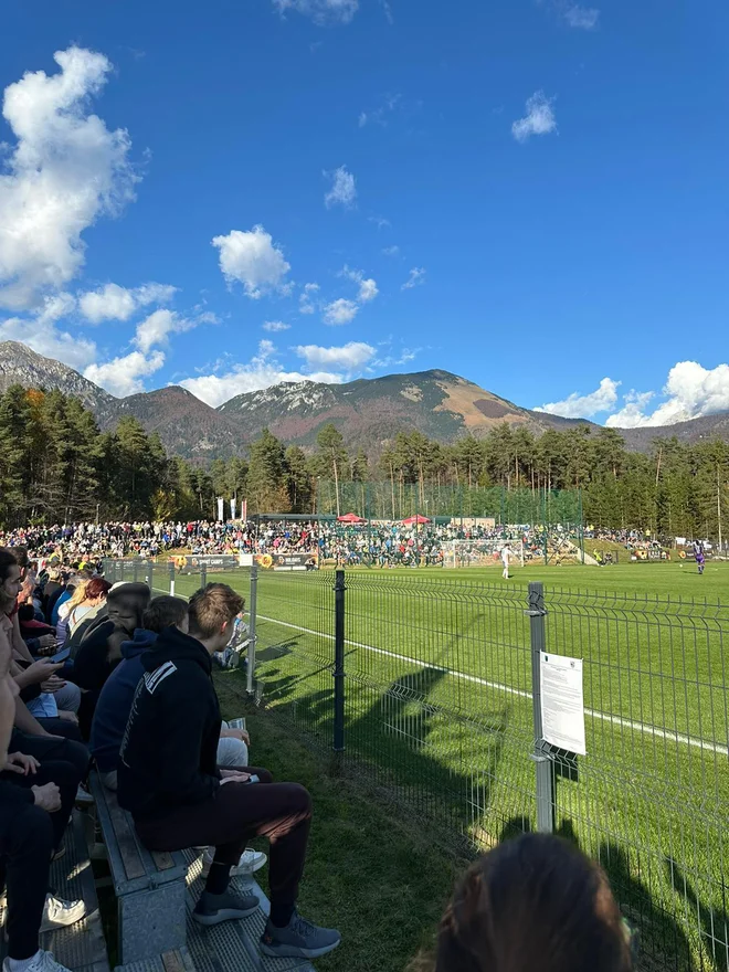 Gorenjci so uživali v nogometnem popoldnevu. FOTO: Nejc Grilc