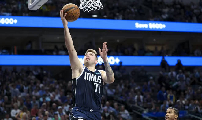 Dallas je v zadnji četrtini lovil visok zaostanek, toda ni ga ujel, navkljub učinkovitemu Luki Dončiću. V zadnjih 10 minuitah je Ljubljančan dosegel 15 od svojih skupno 29 točk. FOTO: Kevin Jairaj/Usa Today Sports Via Reuters Con