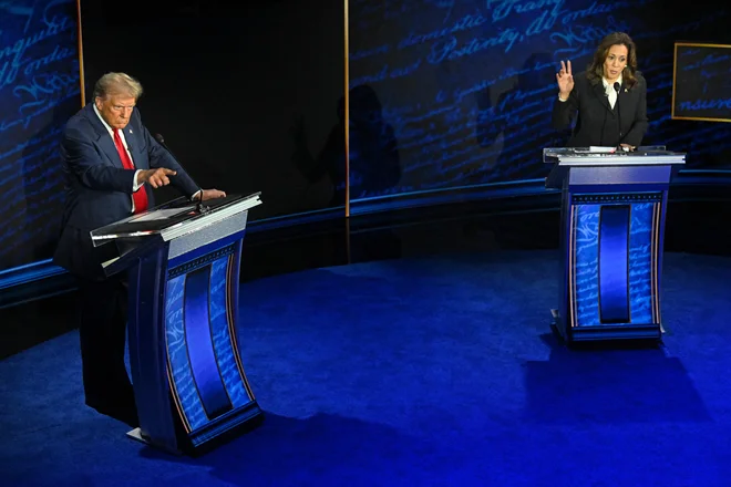 Demokratka Kamala Harris in republikanec Donald Trump sta se na televizijskem soočenju pomerila samo enkrat. FOTO: Saul Loeb/AFP