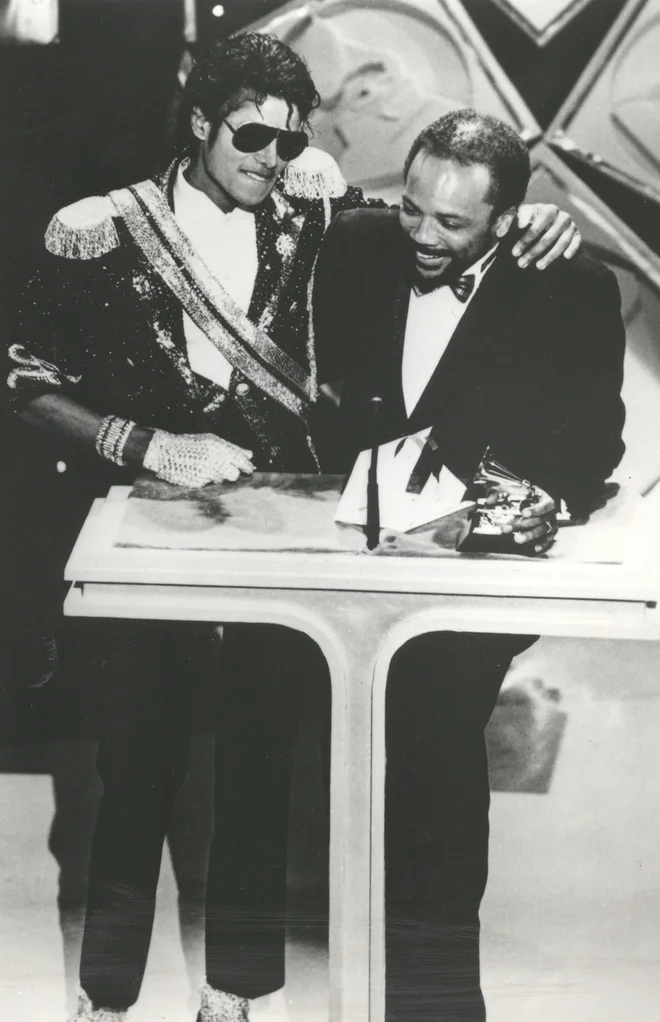 Quincy Jones in Michael Jackson na odru ob podelitvi grammyjev. FOTO: Ho/Reuters