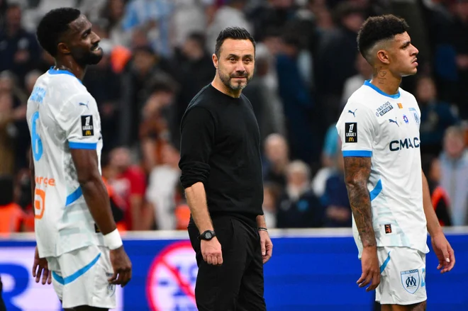 Roberto De Zerbi zaenkrat še ni v nevarnosti, da bi izgubil službo, a v Marseillu niso znani po potrpljenju. FOTO: Christophe Simon/AFP