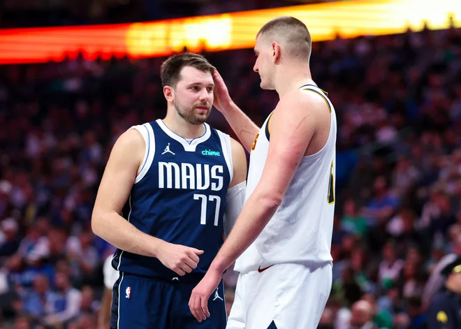 Luka Dončić in Nikola Jokić se odlično razumeta. FOTO: Kevin Jairaj/Reuters
