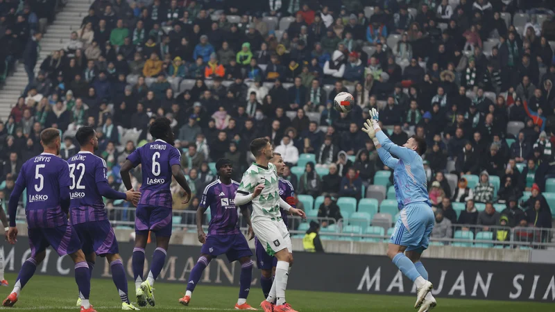 Veliki derbi ni dal zmagovalca, a je razkril dobre in slabe stvari pri Olimpiji in Mariboru. FOTO: Leon Vidic/Delo