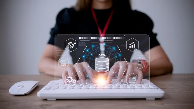 Družboslovna informatika se je zaradi jezikovnih, zgodovinskih, kulturnih, institucionalnih in drugih okoliščin v svetu razvijala različno. FOTO: Shutterstock

 